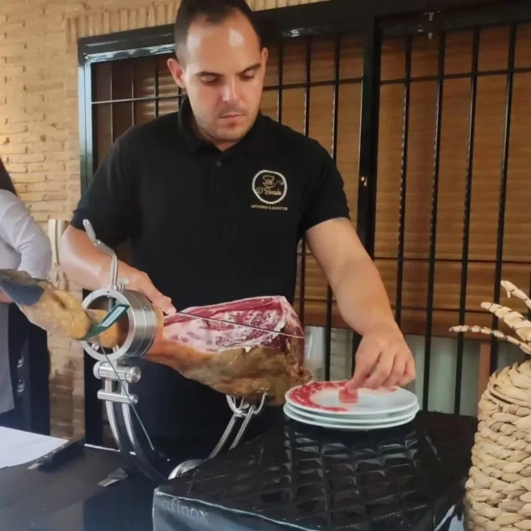 374819845_729815599143209_4914739663306105272_n-1030x1030